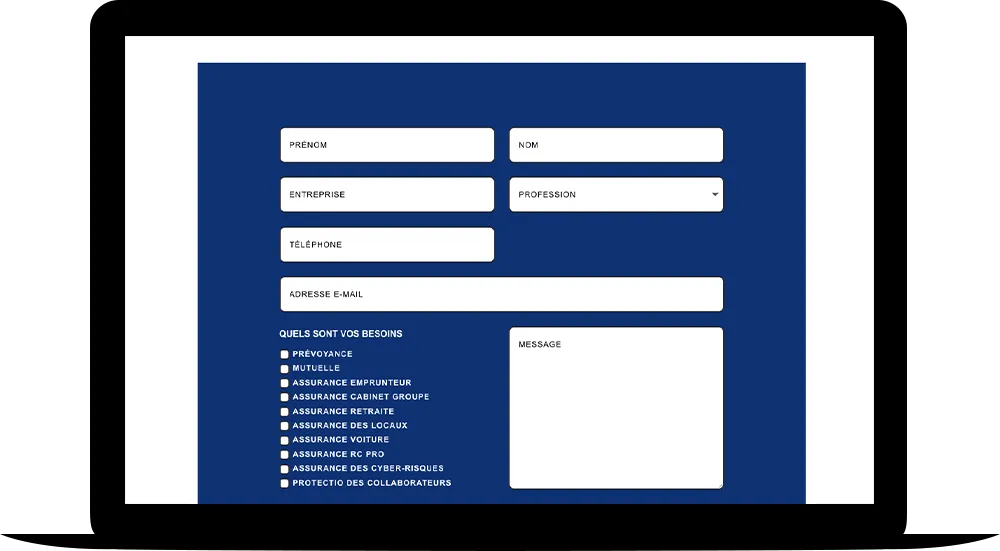 Image d'un ordinateur avec un formulaire de demande de devis d'assurance pour une profession libérale